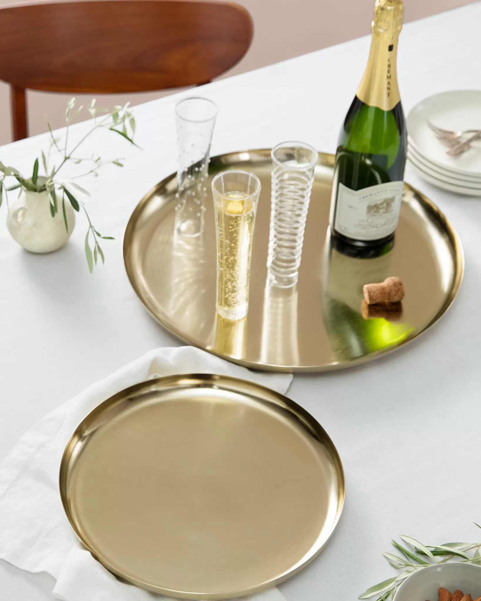 Fashion Brushed Brass Serving Trays Platters & Drinkware