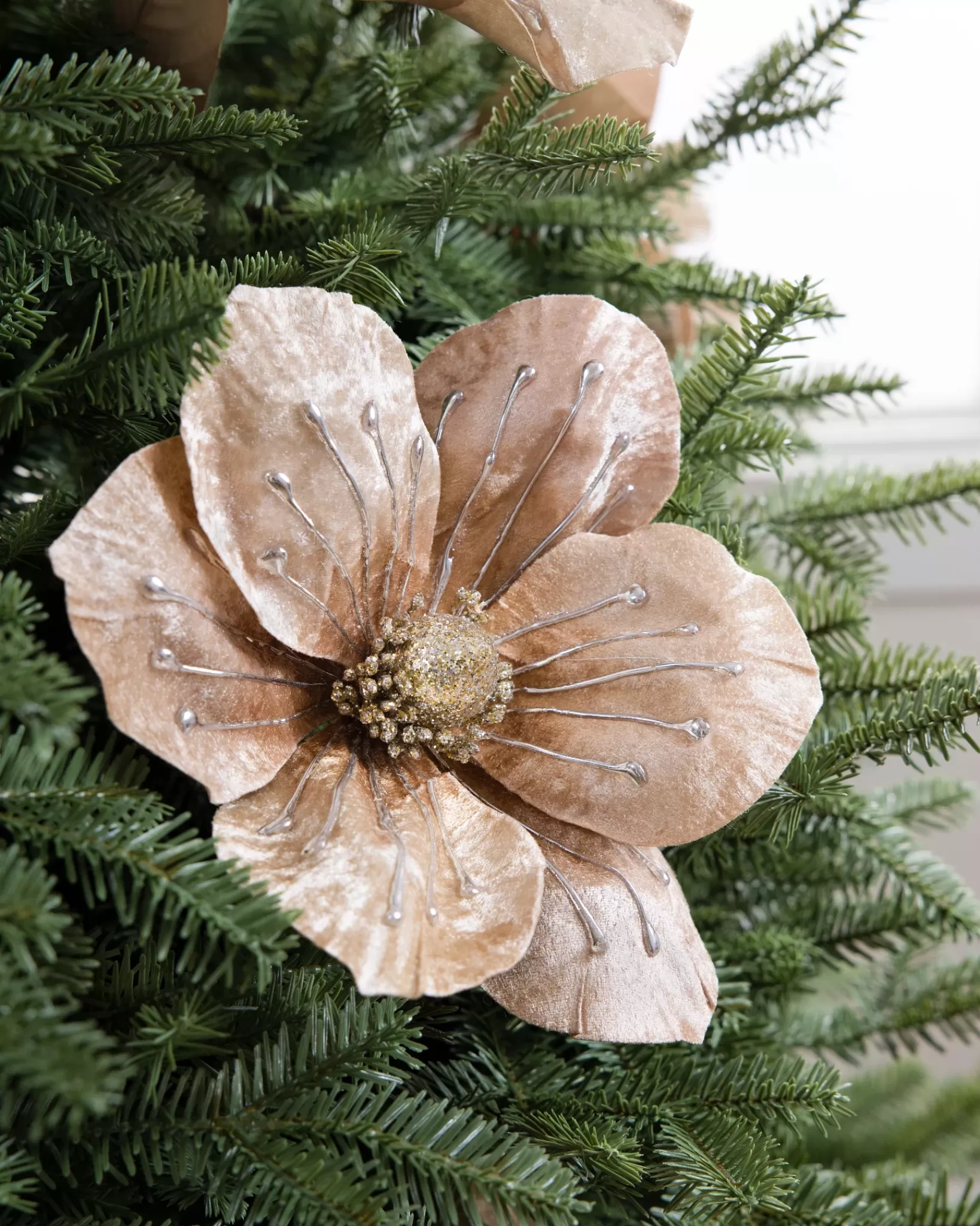 New Magnolia Christmas Tree Picks Picks