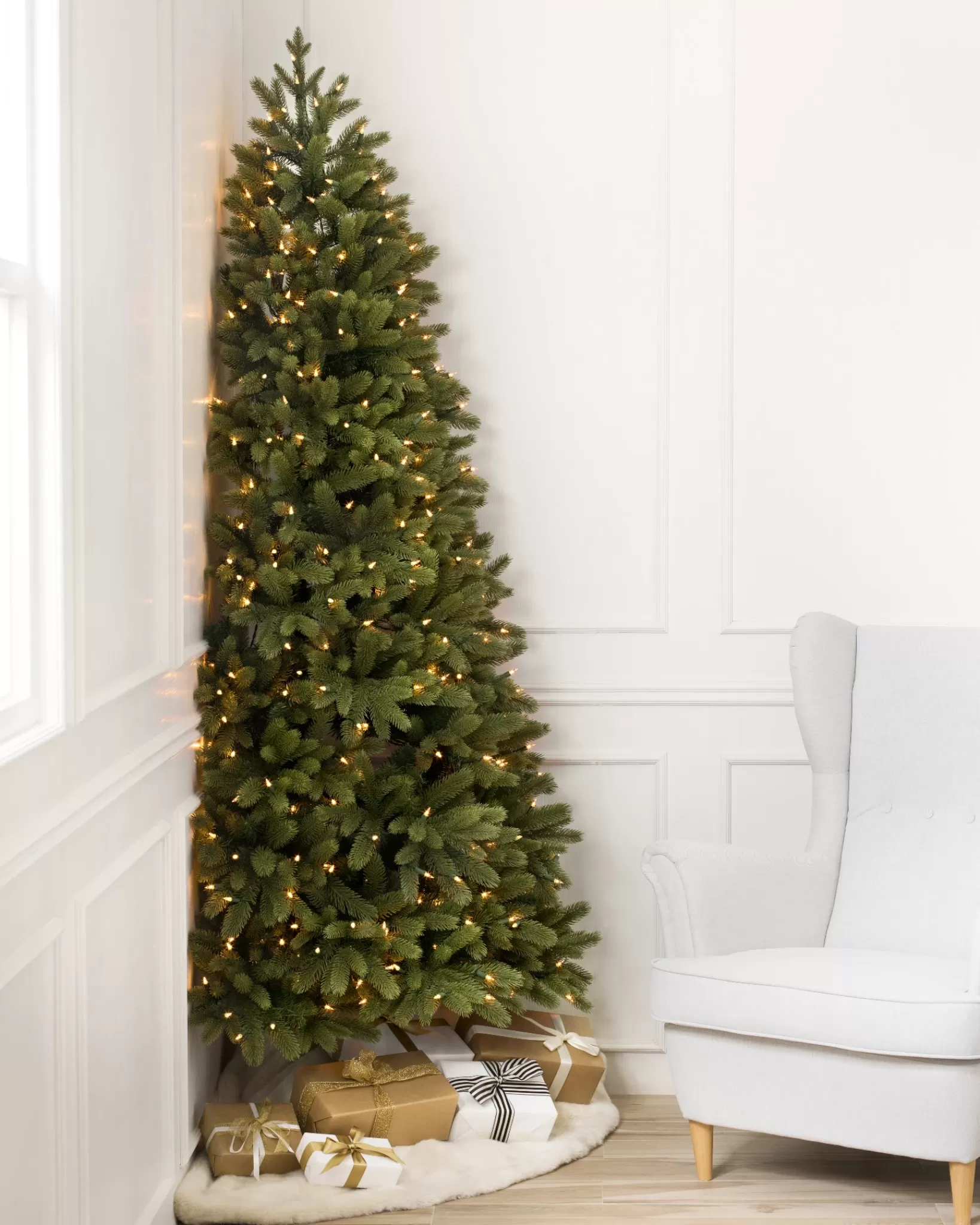 Hot Park Avenue Corner Trees 7 - 7.5 Feet | Pre-Lit