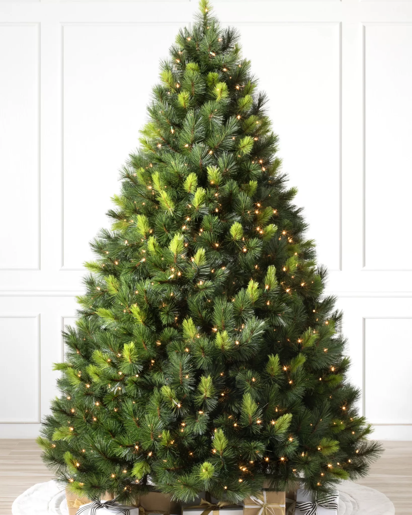 Outlet Scotch Pine Trees 7 - 7.5 Feet | Pre-Lit